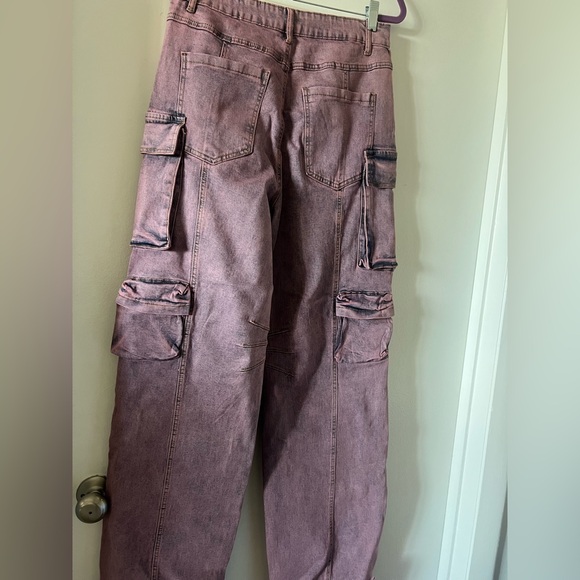 AKIRA Dusty Pink Cargo Pants - Picture 5 of 7